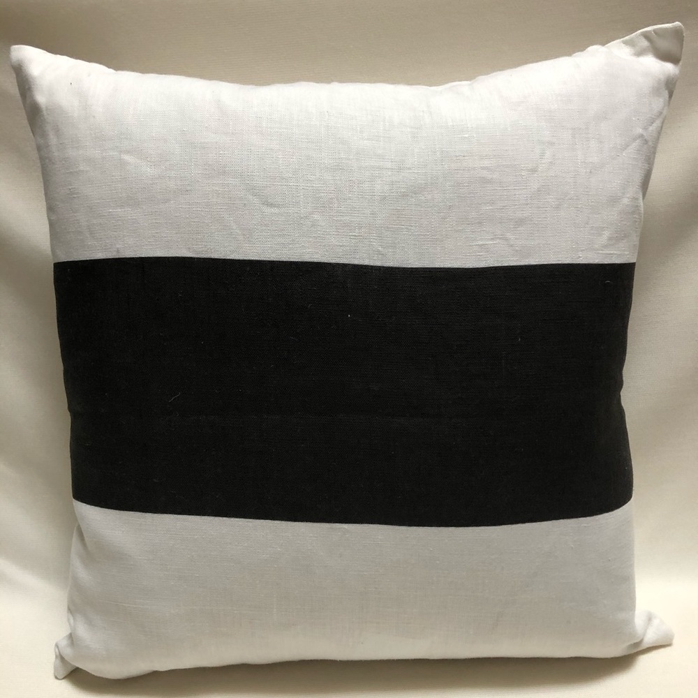 Pearls design pillow - Picture 4 of 5